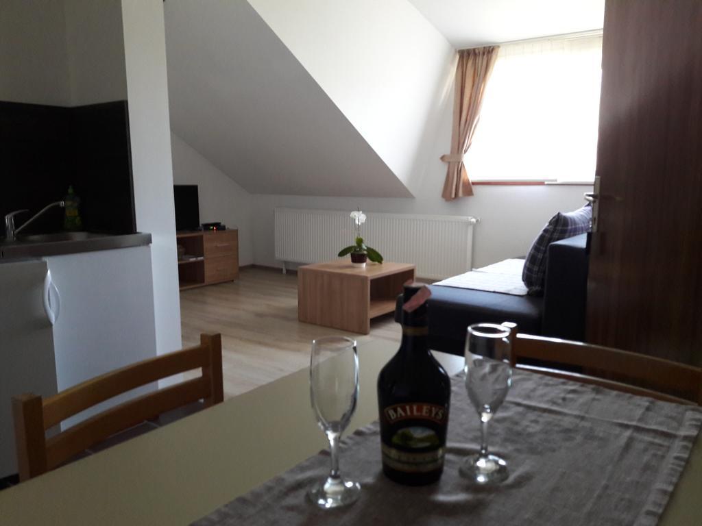 House Josipa Hotel Rakovica Exterior foto