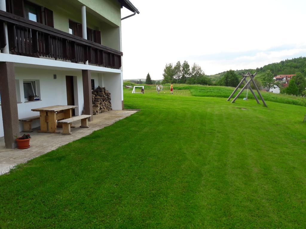House Josipa Hotel Rakovica Exterior foto
