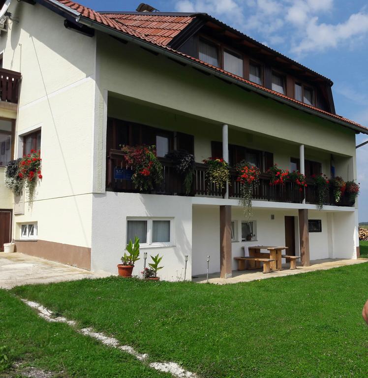 House Josipa Hotel Rakovica Exterior foto